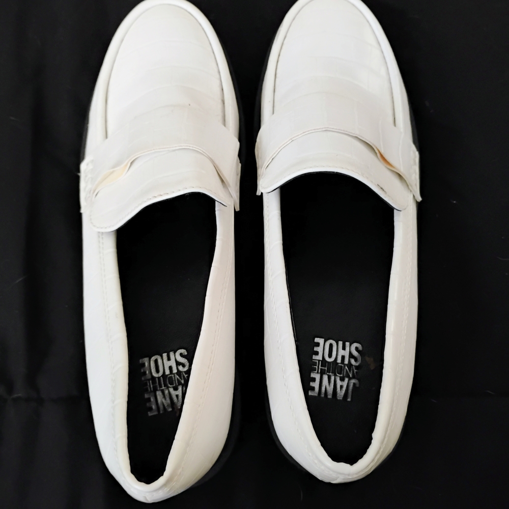 JANE AND THE SHOE Classic White Loafers